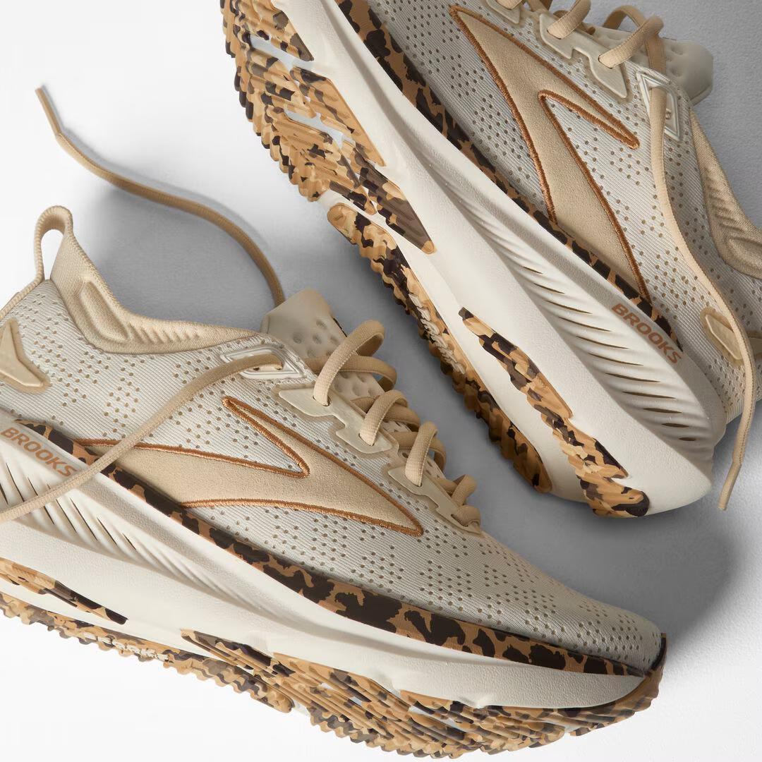 Women's Glycerin 23 Running Shoes - Image 2