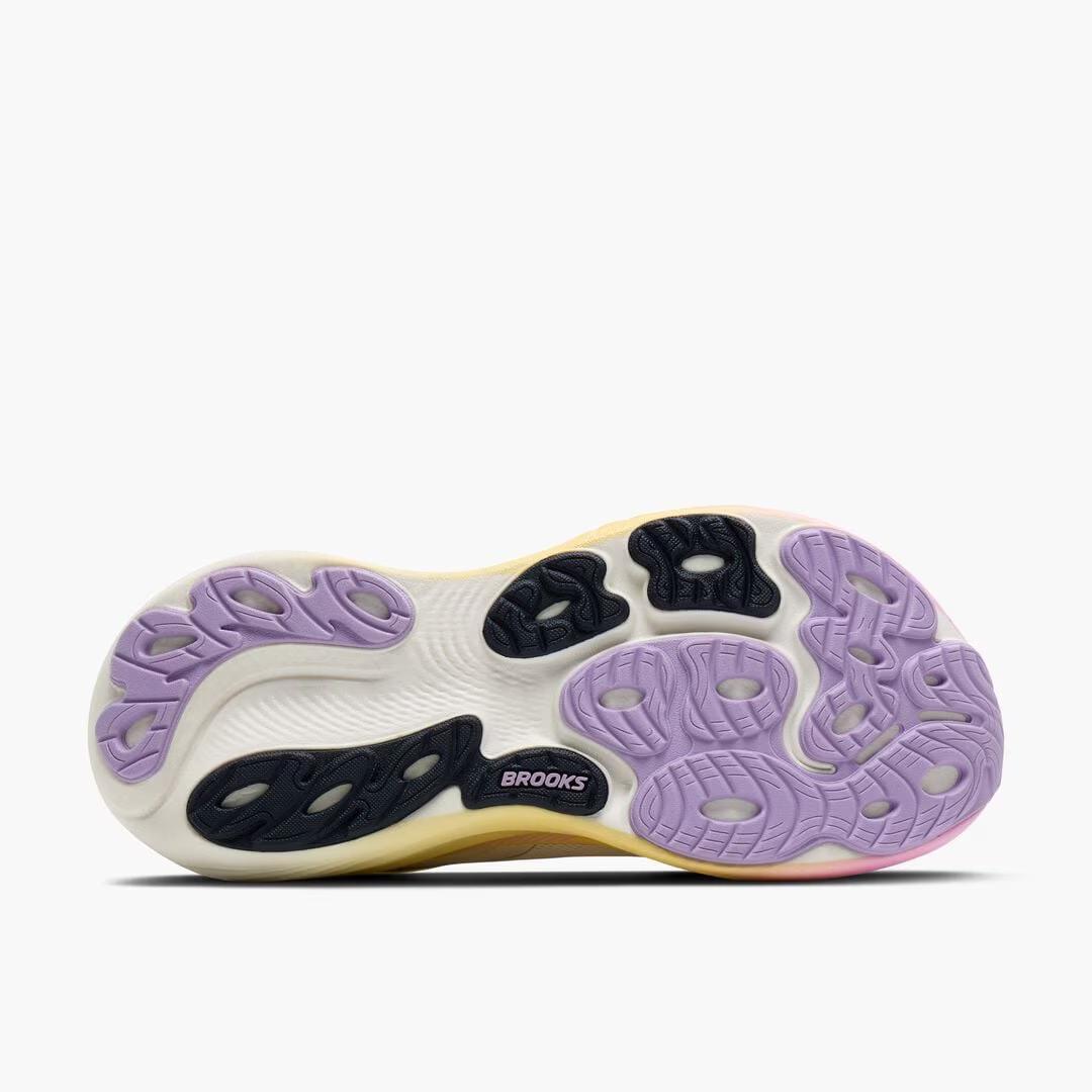 Women's Adrenaline GTS 25 Running Shoes - Image 7