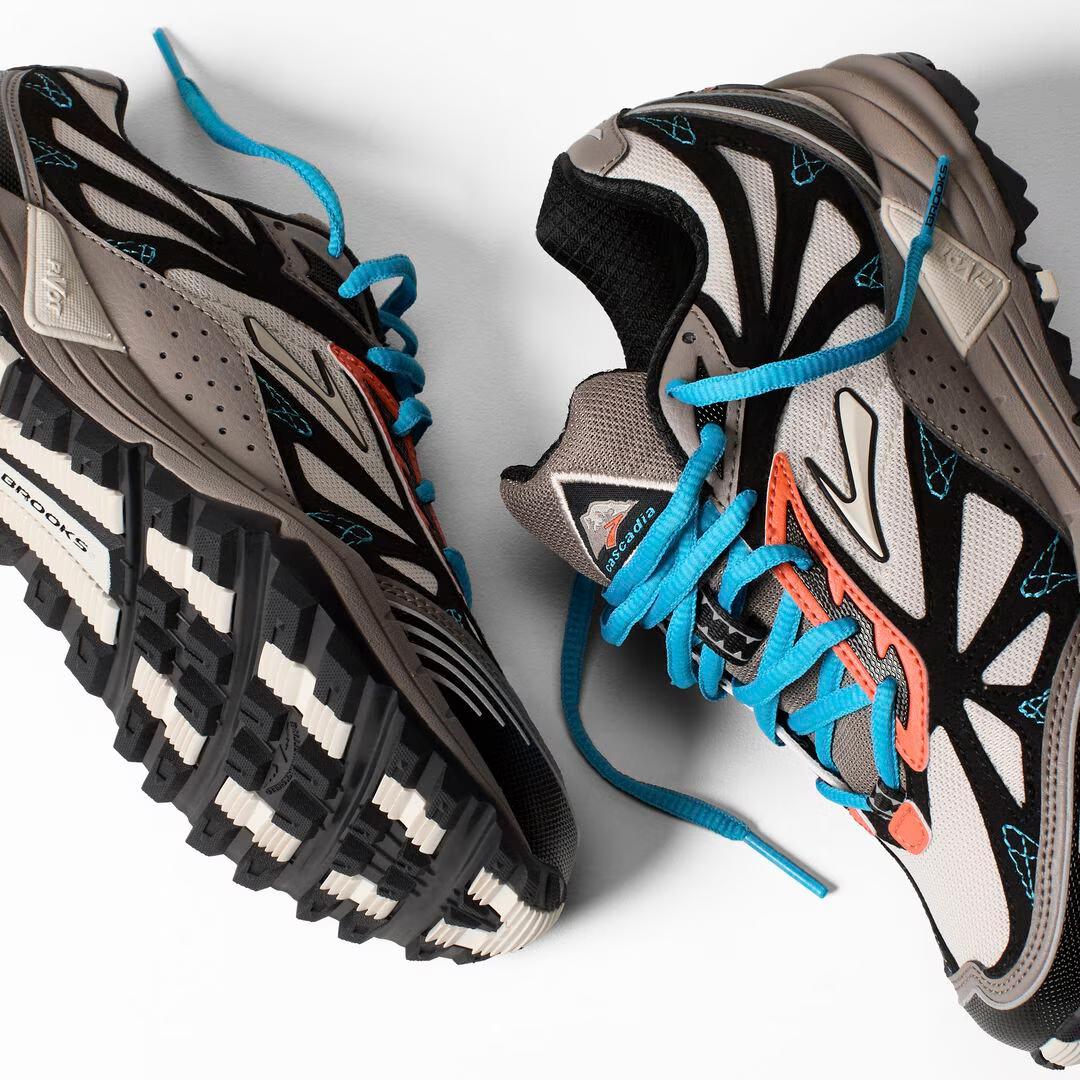 Women's Cascadia 1 - Image 2