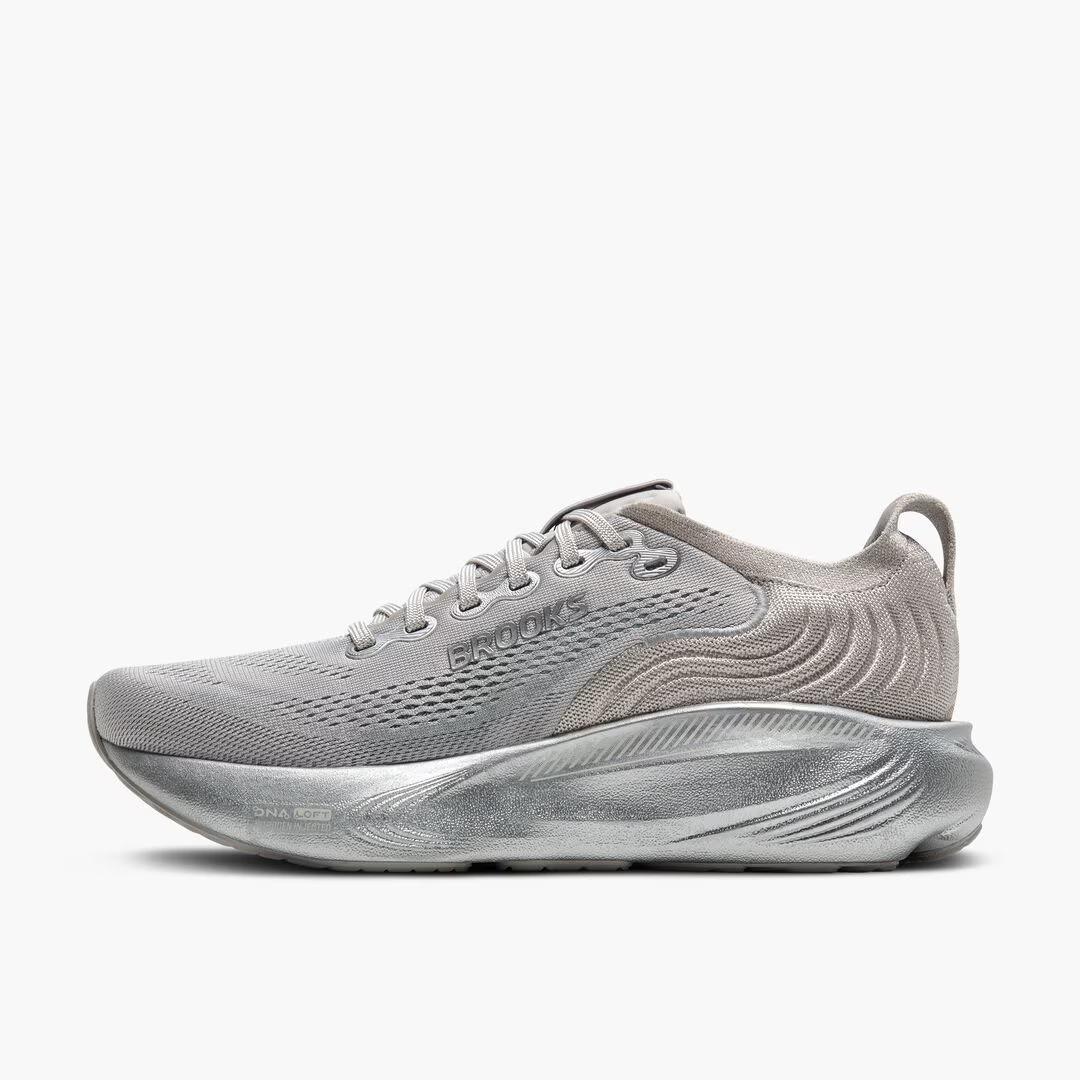 Women's Adrenaline GTS 25 Running Shoes - Image 5