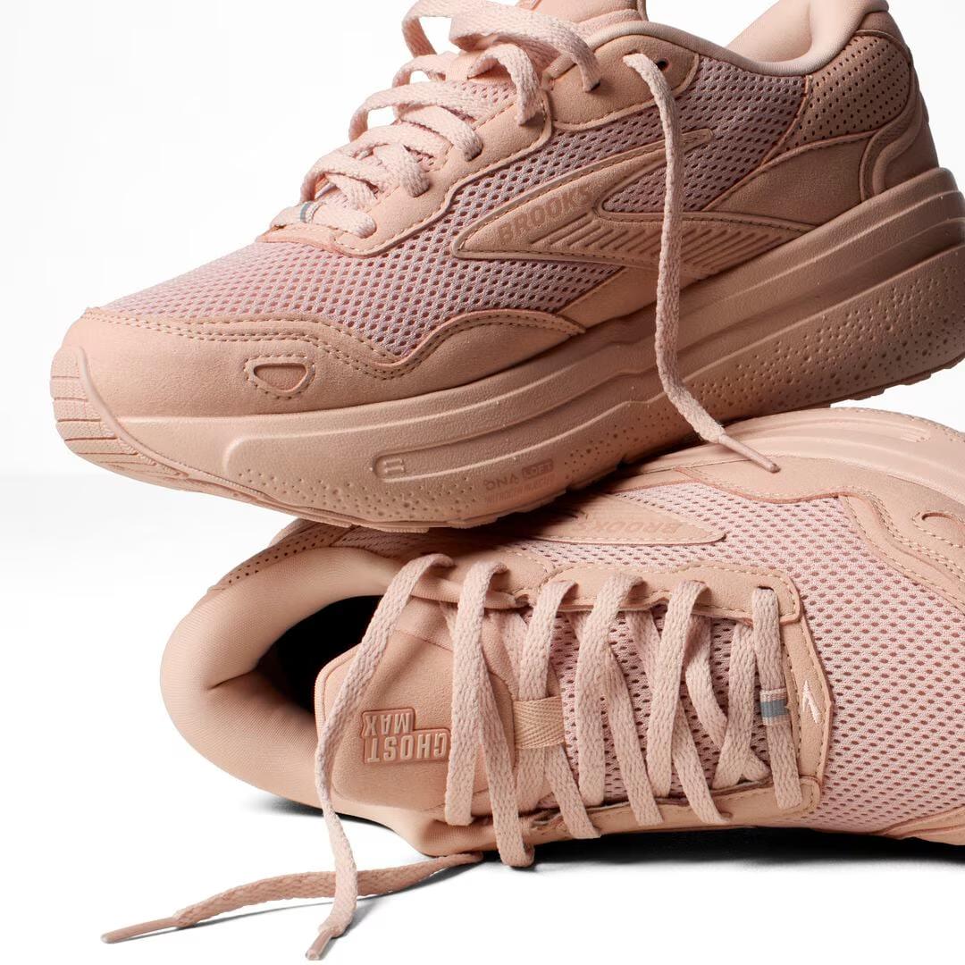 Women's Ghost Max SE | Suede Running Shoes - Image 2