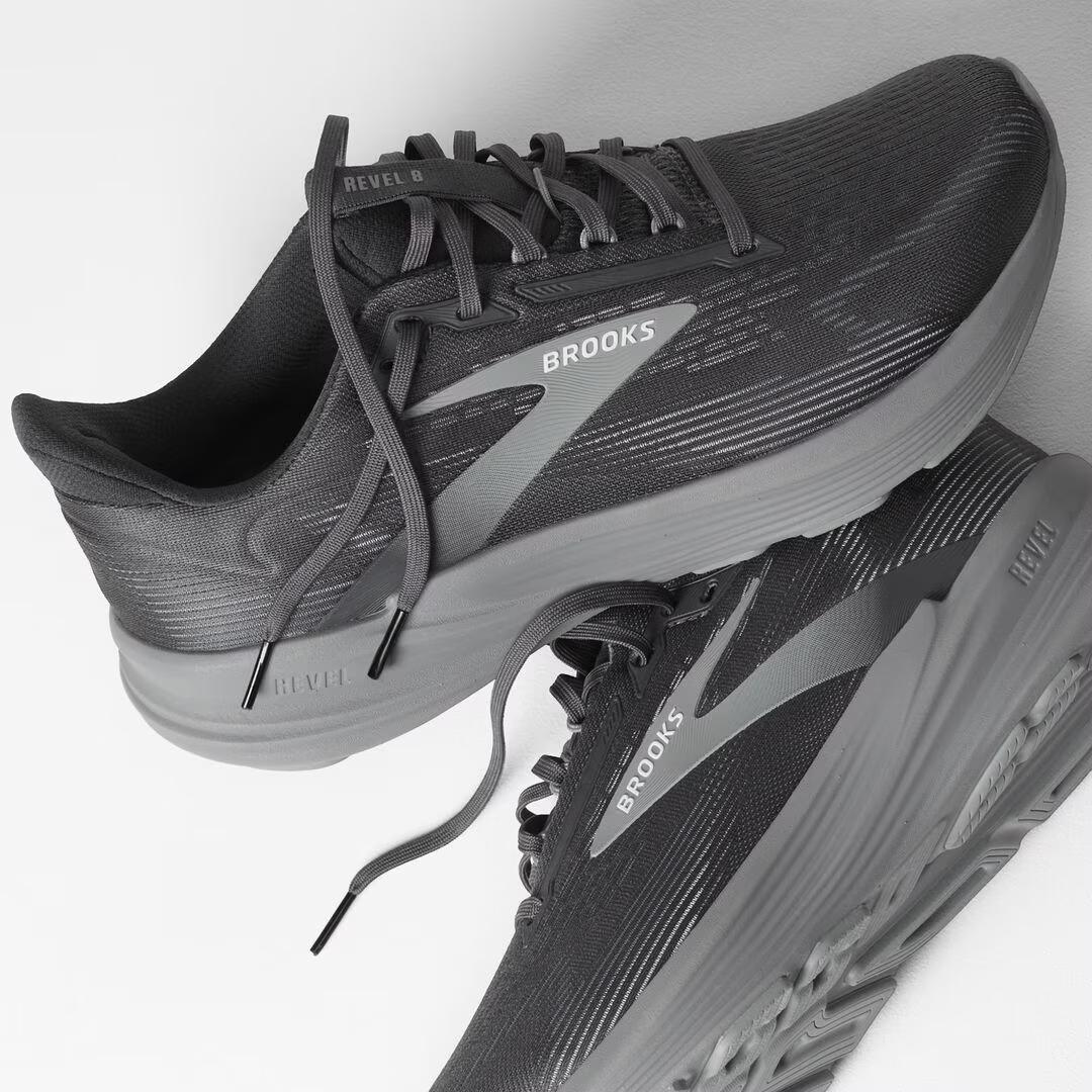 Men's Revel 8 - Image 2