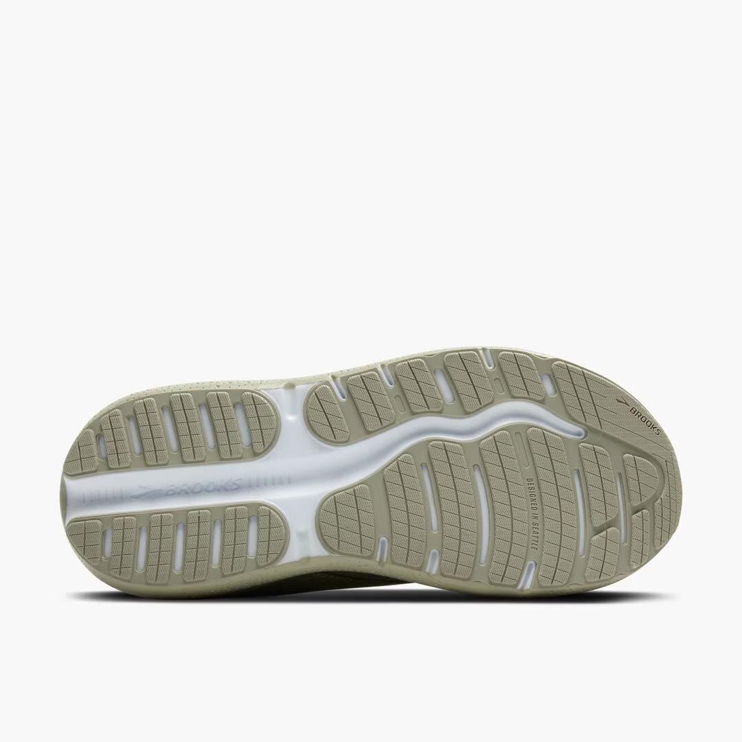 Men's Ghost Max SE | Suede Running Shoes - Image 7